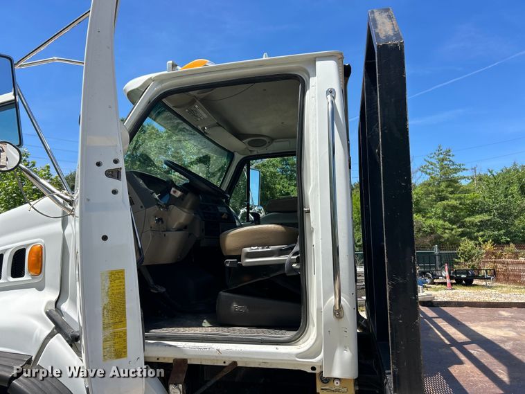 image for item FC2739 2005 Sterling Truck L9500 Series crane truck