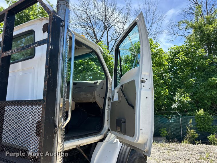image for item FC2739 2005 Sterling Truck L9500 Series crane truck