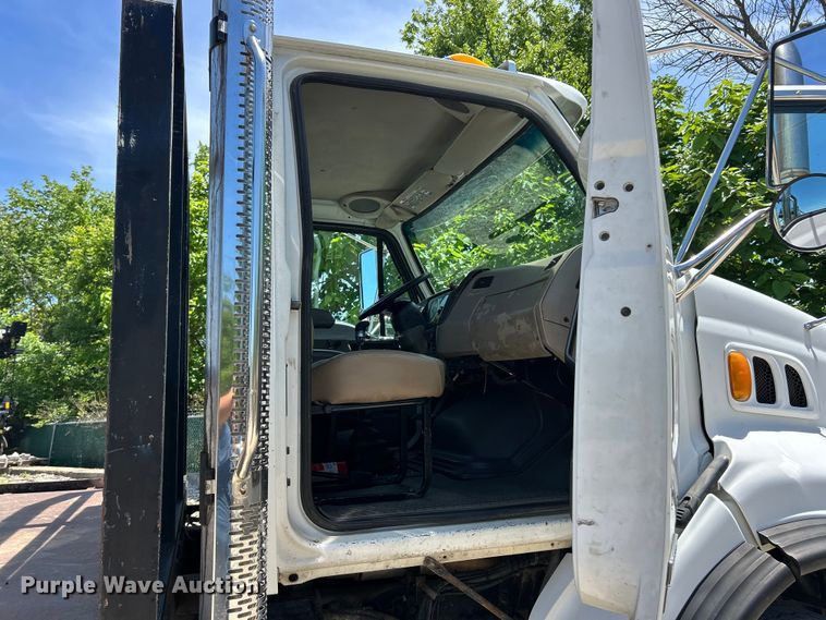 image for item FC2739 2005 Sterling Truck L9500 Series crane truck
