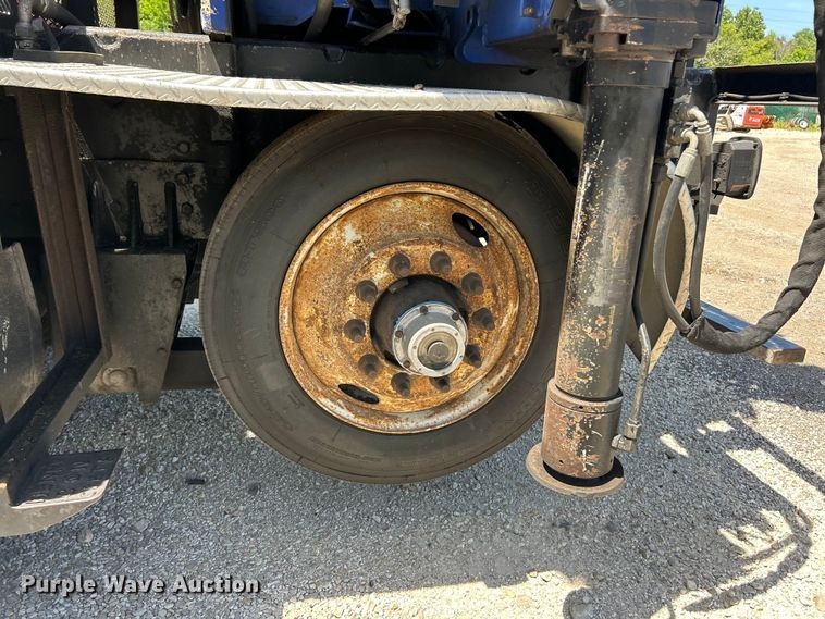 image for item FC2739 2005 Sterling Truck L9500 Series crane truck