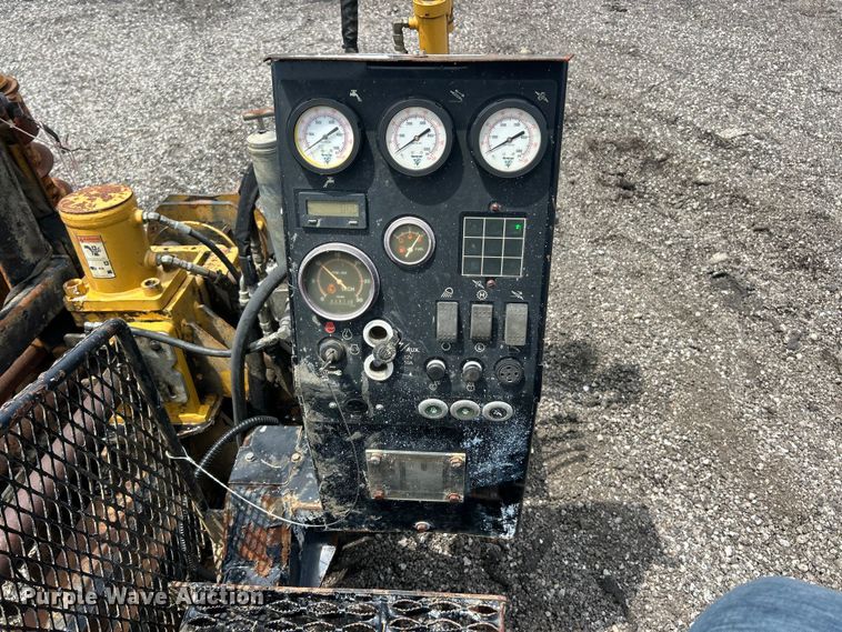 image for item FC2851 2005 Vermeer D18x22 Navigator HDD directional boring unit directional boring unit