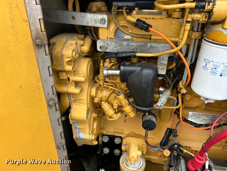 image for item FC2851 2005 Vermeer D18x22 Navigator HDD directional boring unit directional boring unit