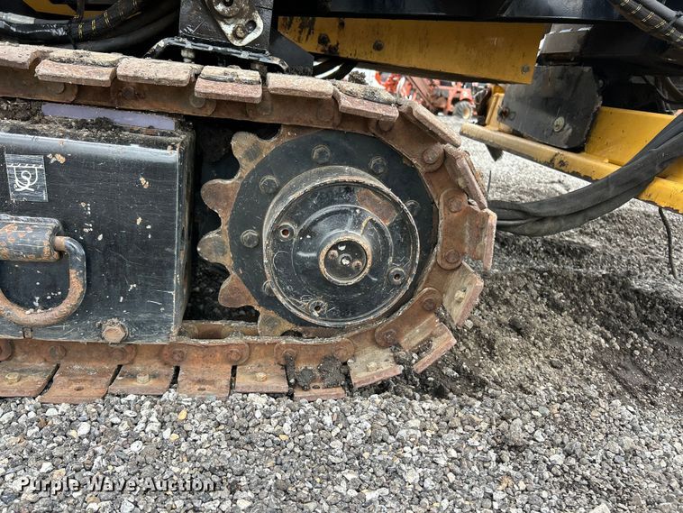 image for item FC2851 2005 Vermeer D18x22 Navigator HDD directional boring unit directional boring unit