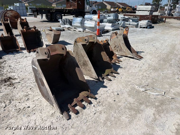 (4) excavator buckets