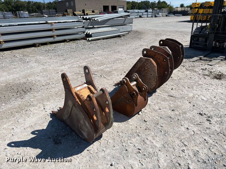 image for item FC3318 (4) excavator buckets