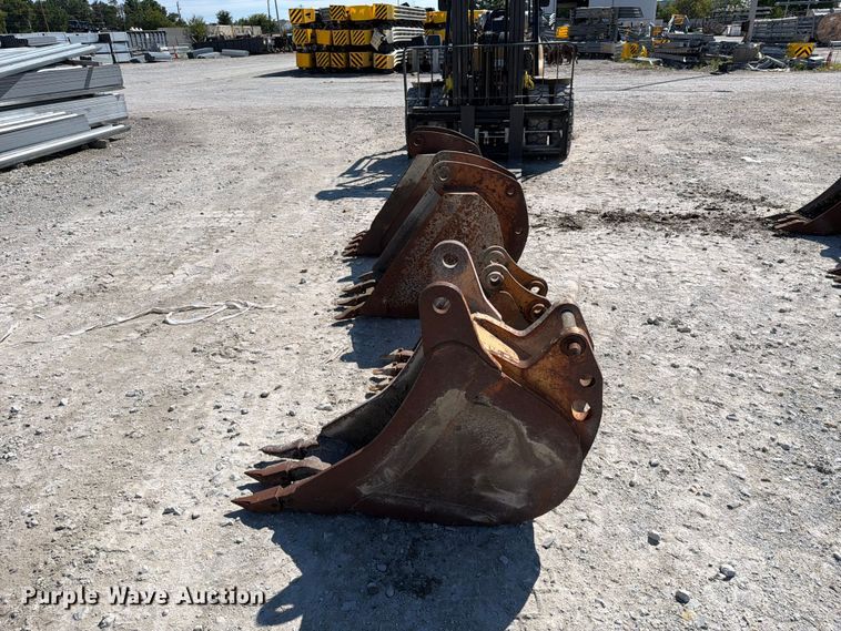 image for item FC3318 (4) excavator buckets