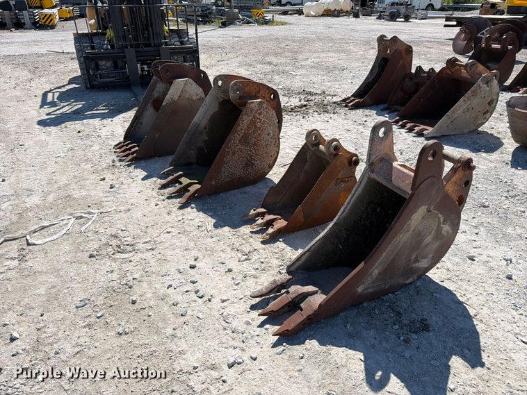 image for item FC3318 (4) excavator buckets