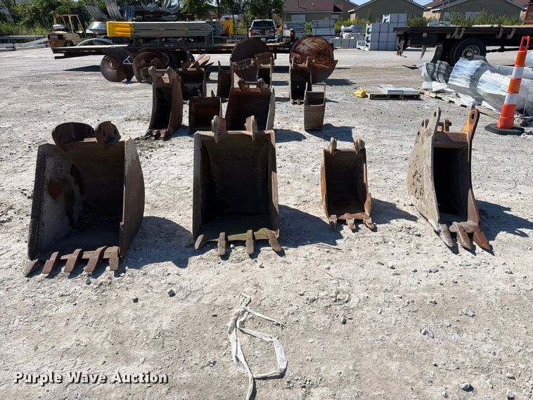 image for item FC3318 (4) excavator buckets