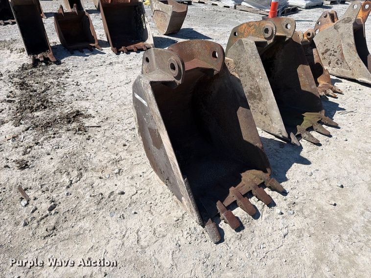 image for item FC3318 (4) excavator buckets