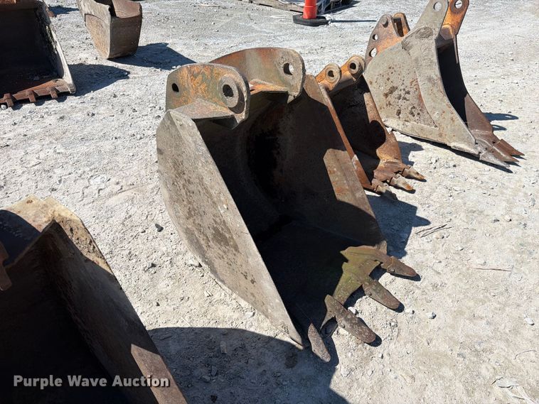 image for item FC3318 (4) excavator buckets