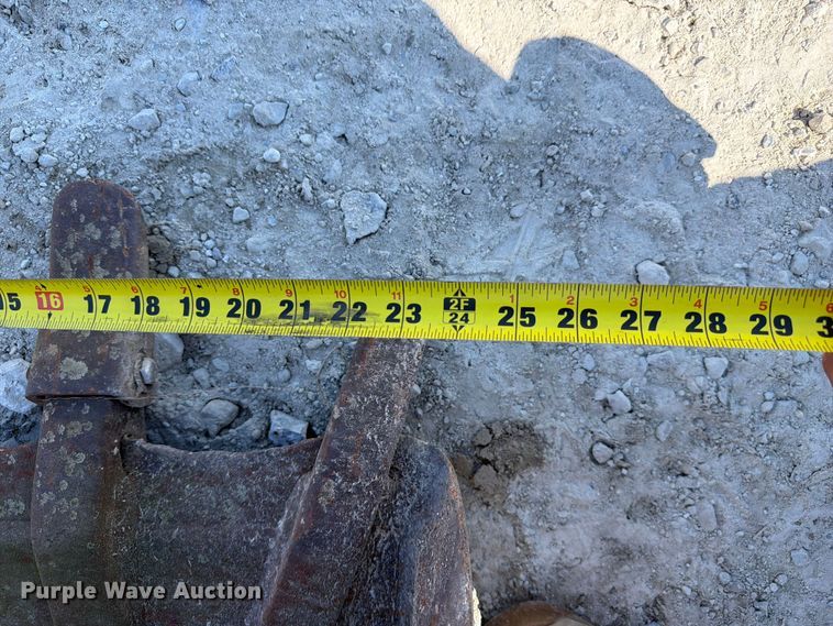 image for item FC3318 (4) excavator buckets