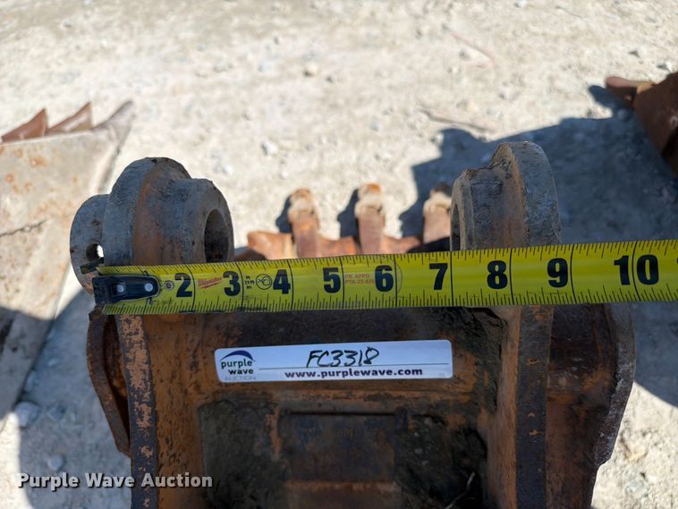 image for item FC3318 (4) excavator buckets