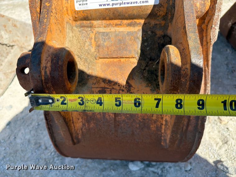 image for item FC3318 (4) excavator buckets