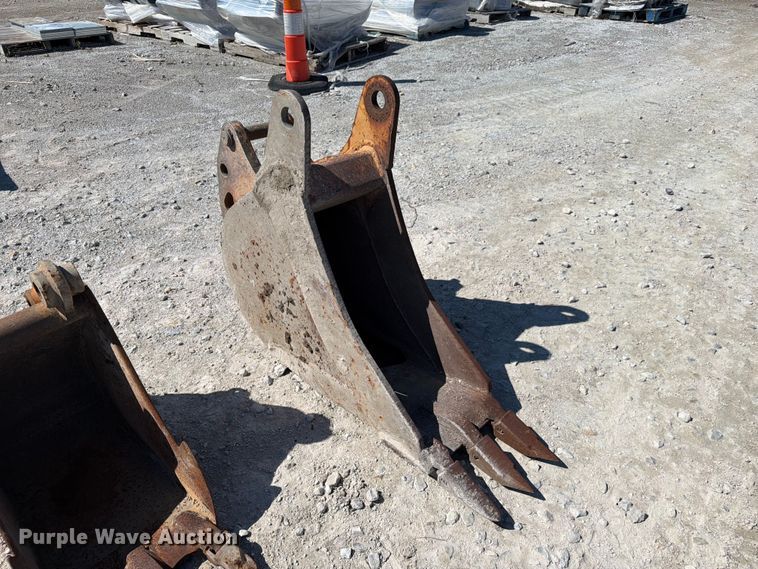 image for item FC3318 (4) excavator buckets