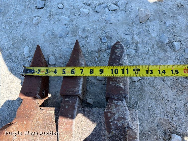 image for item FC3318 (4) excavator buckets