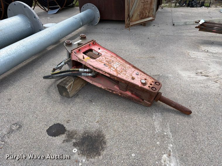 image for item FC3319 Hydraulic breaker