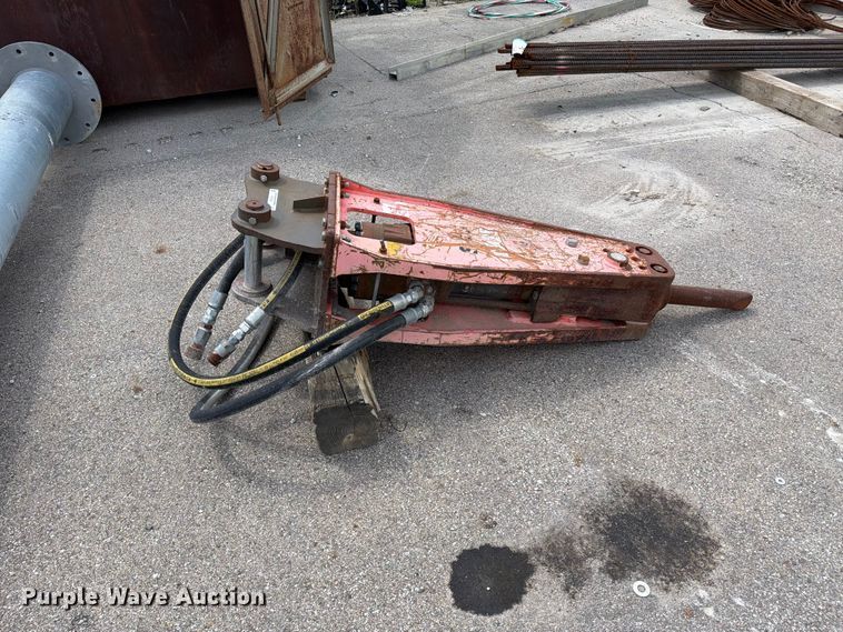 image for item FC3319 Hydraulic breaker