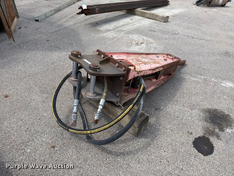 image for item FC3319 Hydraulic breaker