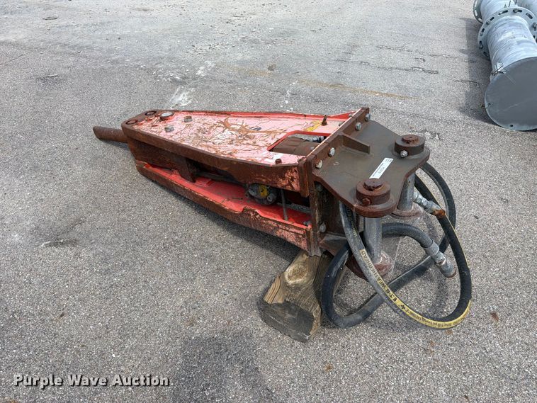 image for item FC3319 Hydraulic breaker