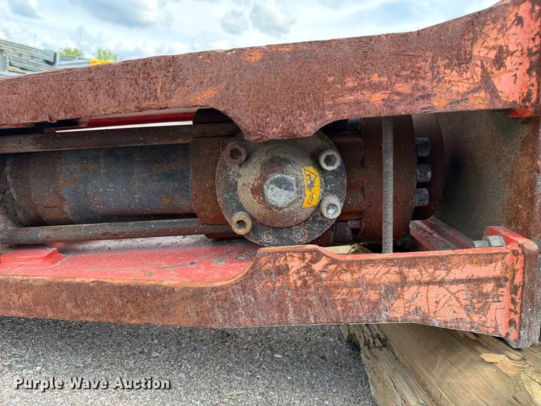 image for item FC3319 Hydraulic breaker