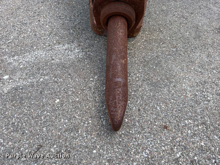 image for item FC3319 Hydraulic breaker