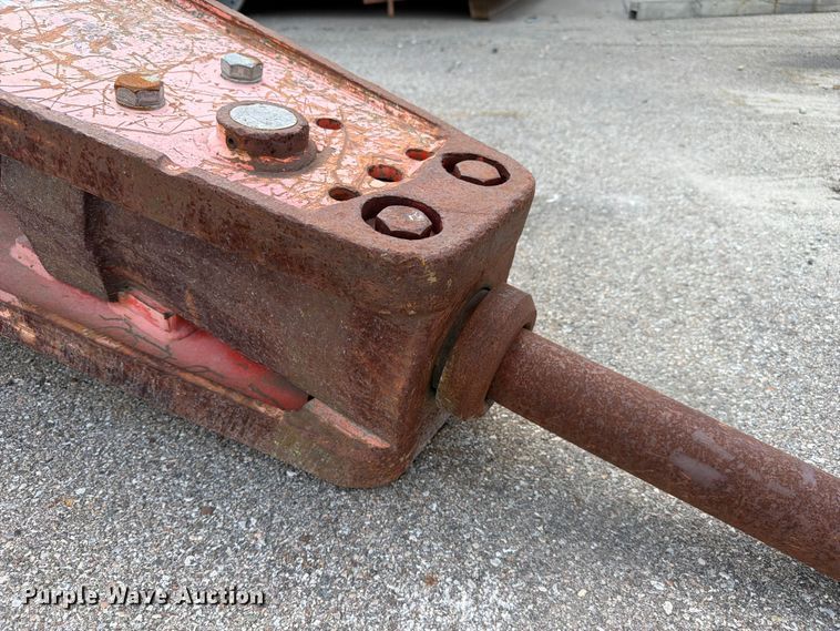 image for item FC3319 Hydraulic breaker