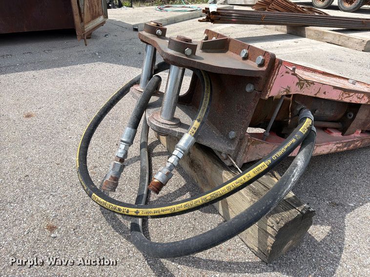 image for item FC3319 Hydraulic breaker