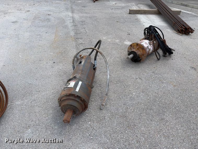 (2) hydraulic auger drivers