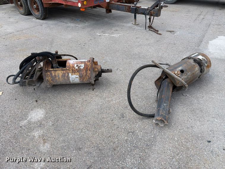 image for item FC3320 (2) hydraulic auger drivers