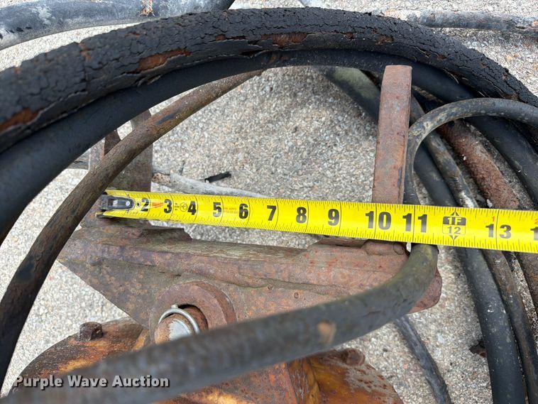 image for item FC3320 (2) hydraulic auger drivers