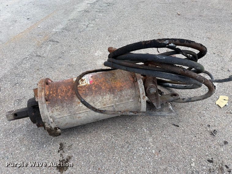 image for item FC3320 (2) hydraulic auger drivers