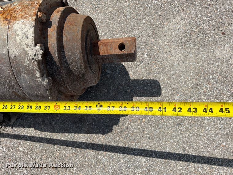 image for item FC3320 (2) hydraulic auger drivers