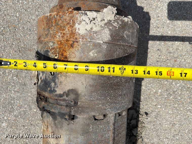 image for item FC3320 (2) hydraulic auger drivers
