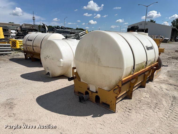 image for item FC3321 2000 Vermeer ST750A fluid supply and mixing system.