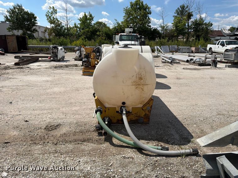image for item FC3321 2000 Vermeer ST750A fluid supply and mixing system.