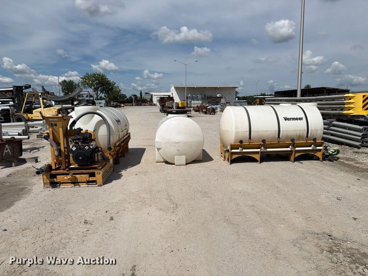 image for item FC3321 2000 Vermeer ST750A fluid supply and mixing system.
