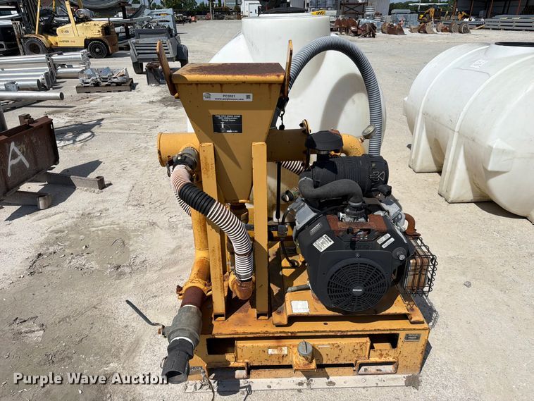 image for item FC3321 2000 Vermeer ST750A fluid supply and mixing system.
