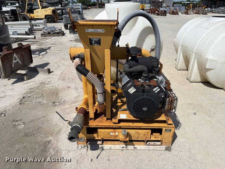 image for item FC3321 2000 Vermeer ST750A fluid supply and mixing system.