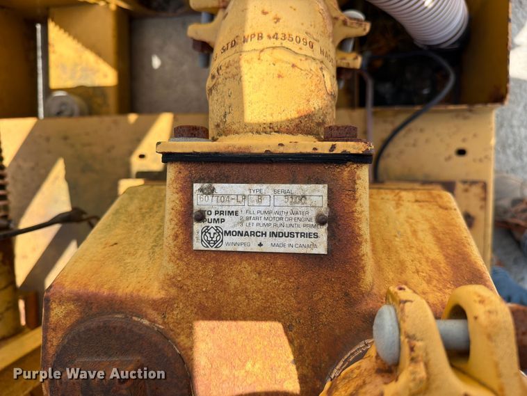 image for item FC3321 2000 Vermeer ST750A fluid supply and mixing system.