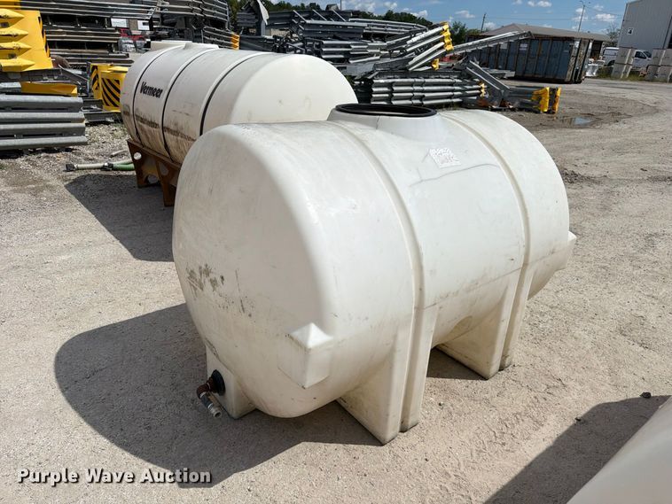 image for item FC3321 2000 Vermeer ST750A fluid supply and mixing system.