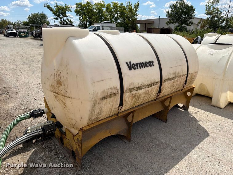 image for item FC3321 2000 Vermeer ST750A fluid supply and mixing system.