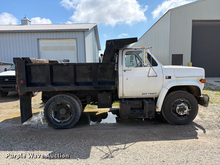 image for item FC3323 1987 GMC C6 dump truck