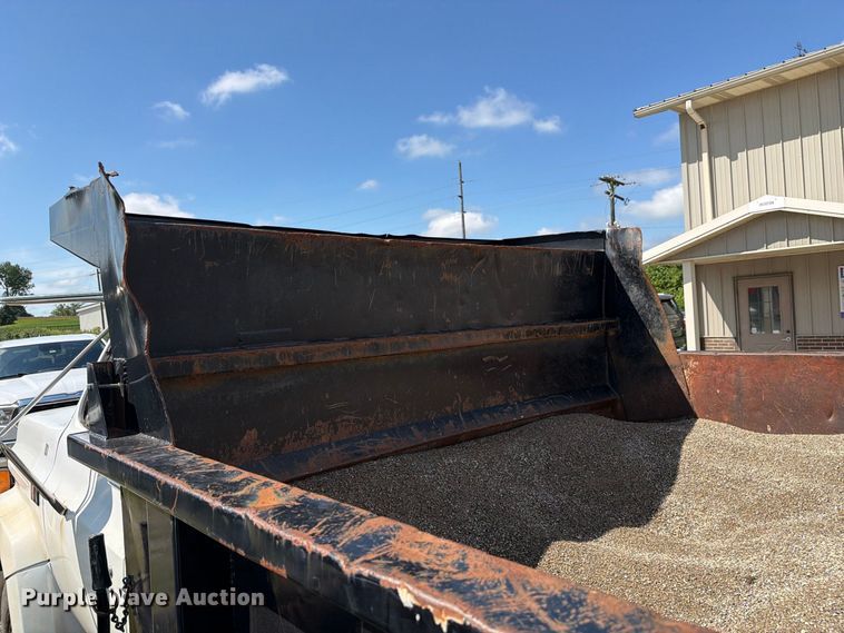 image for item FC3323 1987 GMC C6 dump truck