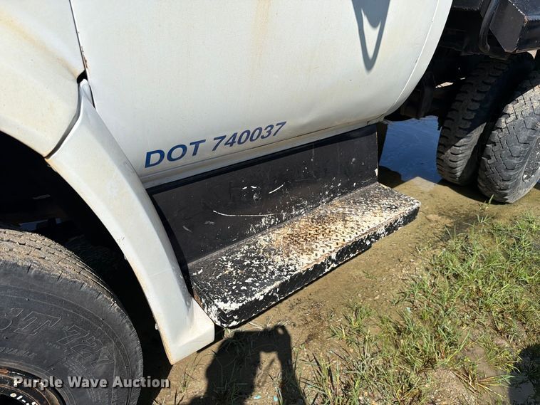 image for item FC3323 1987 GMC C6 dump truck
