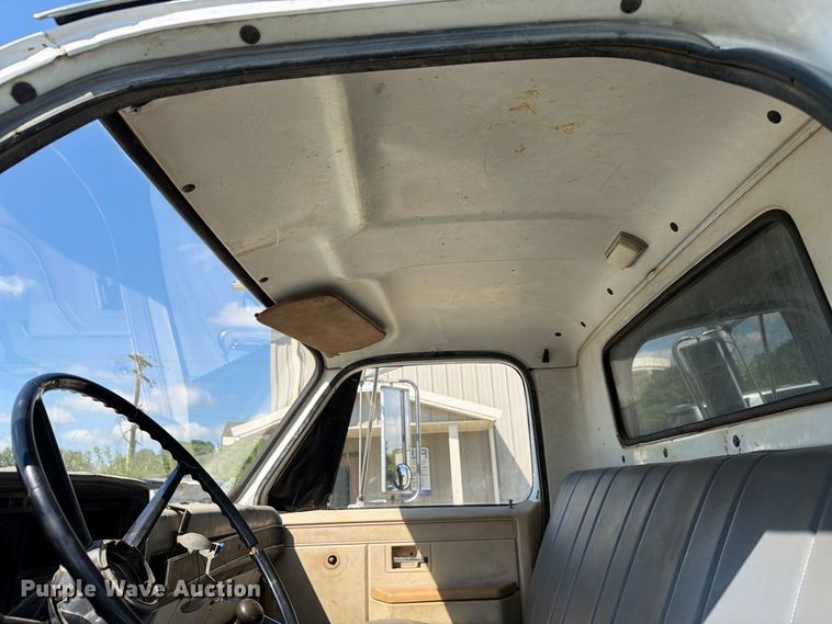 image for item FC3323 1987 GMC C6 dump truck