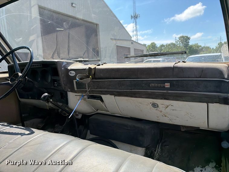 image for item FC3323 1987 GMC C6 dump truck