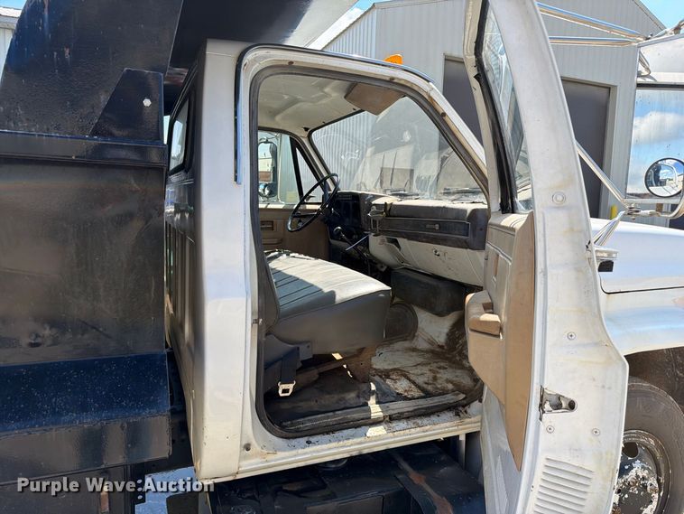 image for item FC3323 1987 GMC C6 dump truck