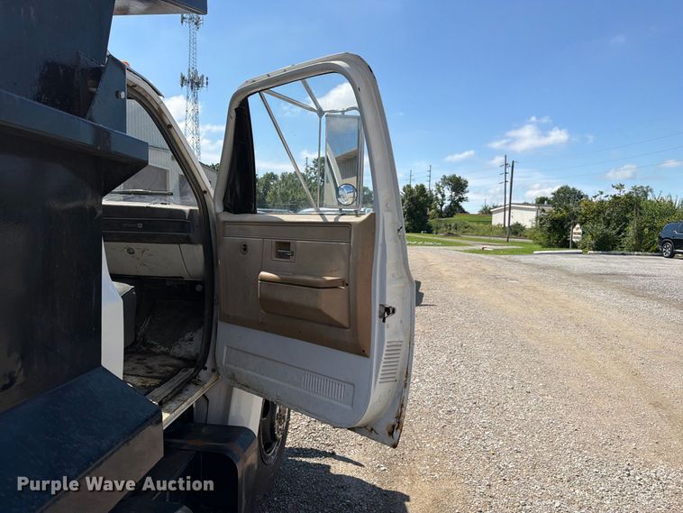 image for item FC3323 1987 GMC C6 dump truck