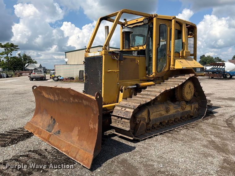 image for item FC3326 1999 Caterpillar D6M dozer