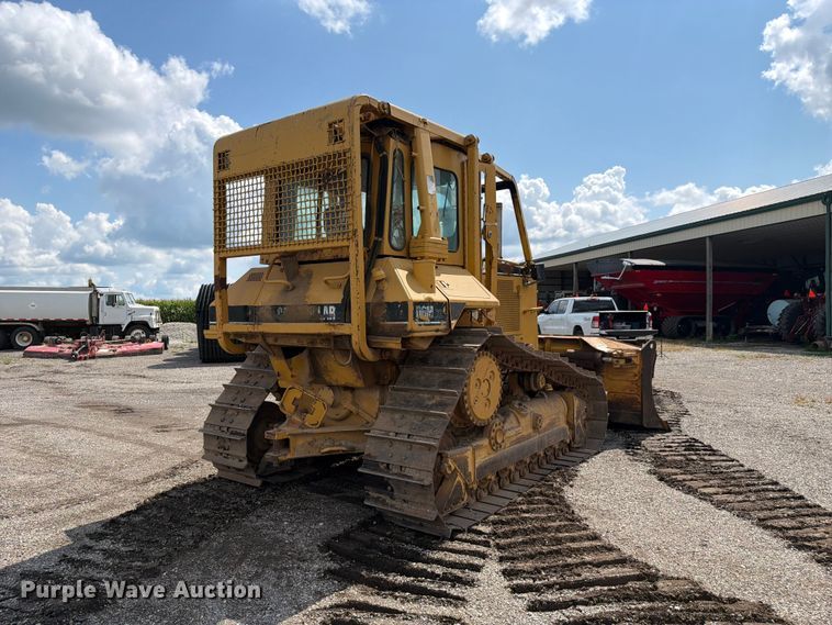 image for item FC3326 1999 Caterpillar D6M dozer